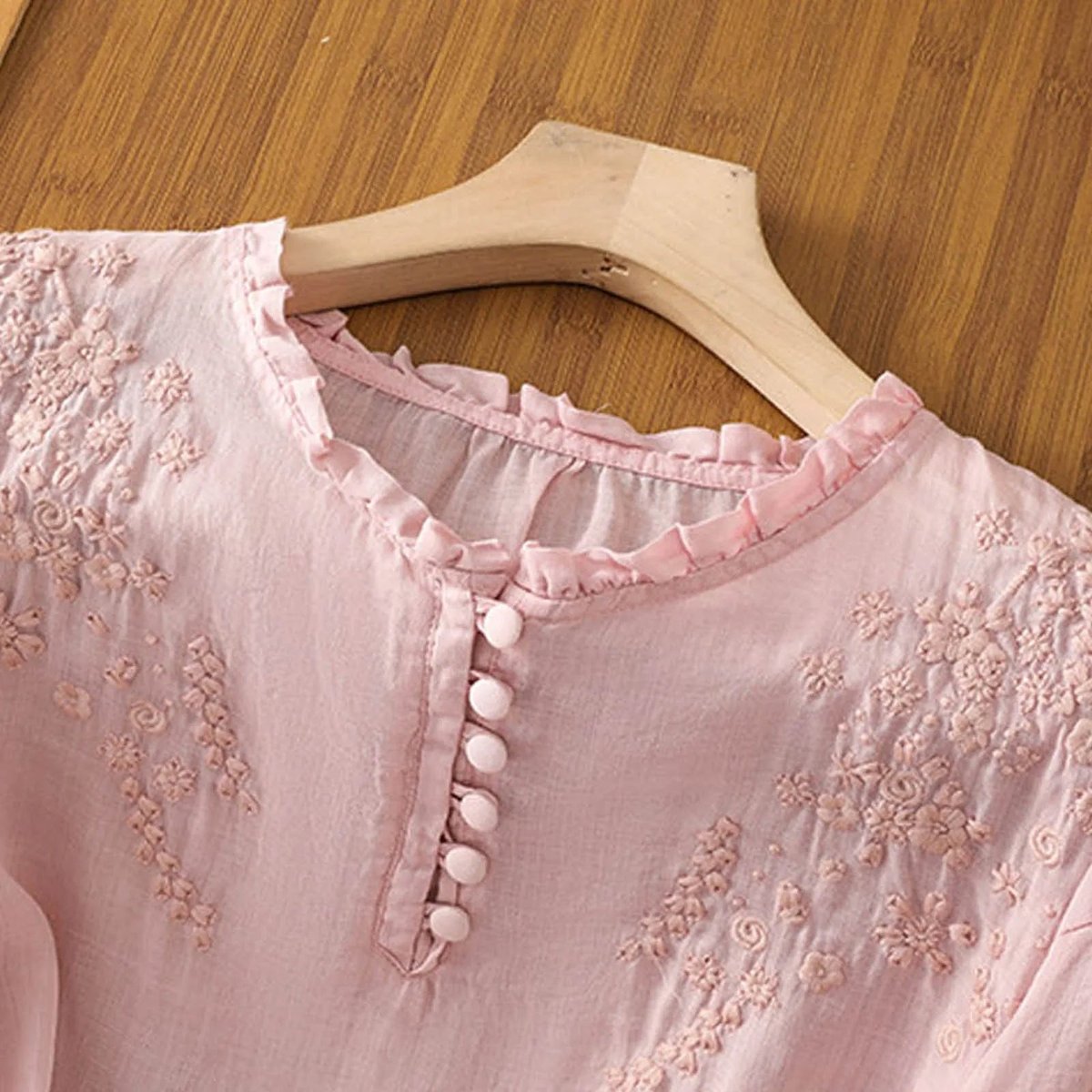 Women's Bohemian Floral Embroidered Ruffle-Neck Puff Sleeve Blouse