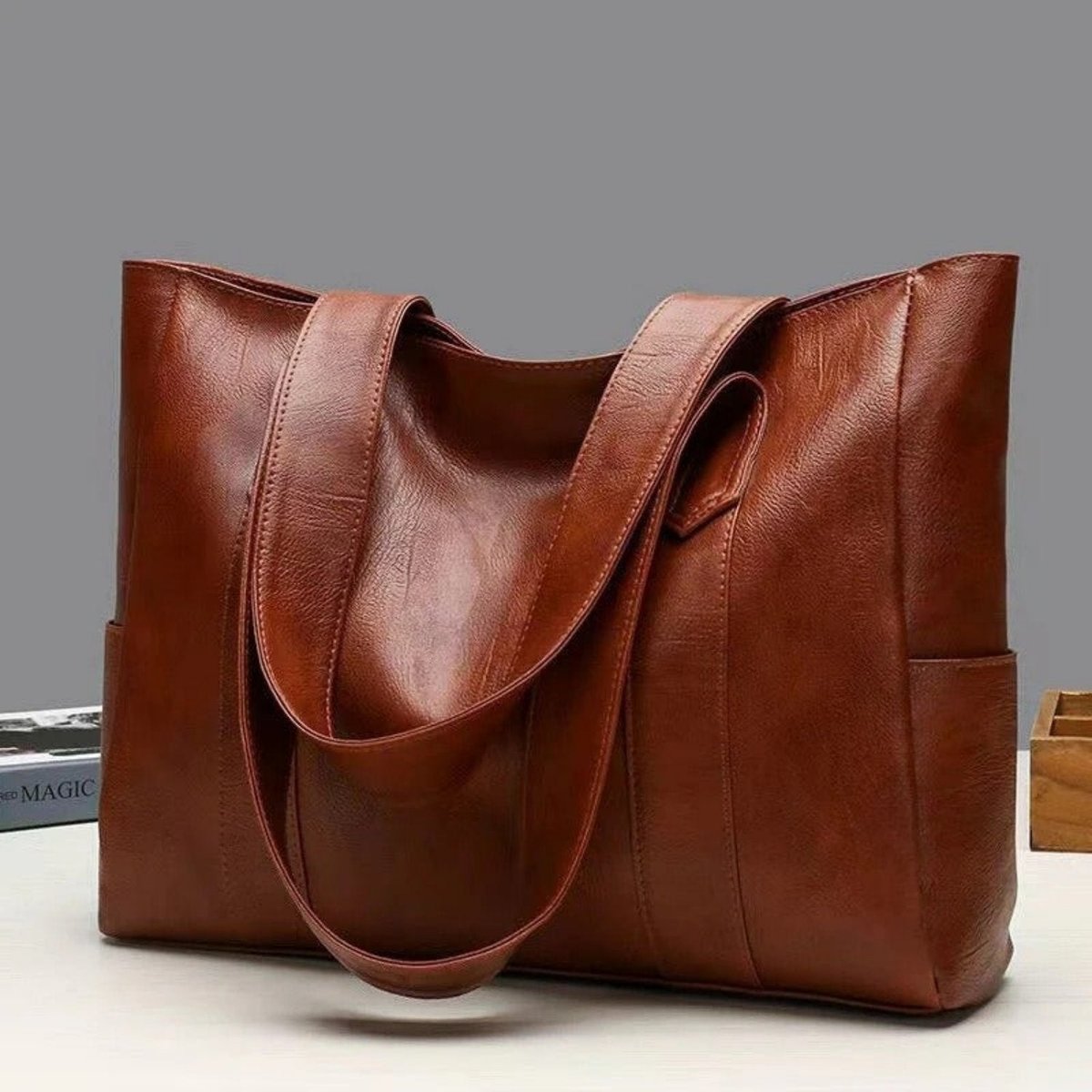 Women's Large-Capacity Vintage Leather Shoulder Tote Bag - Brown