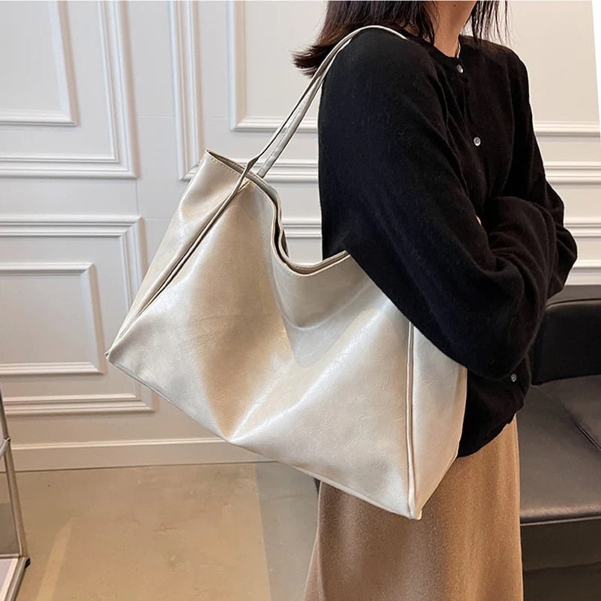 Women's Retro Large-Capacity Faux Leather Shoulder Tote Bag