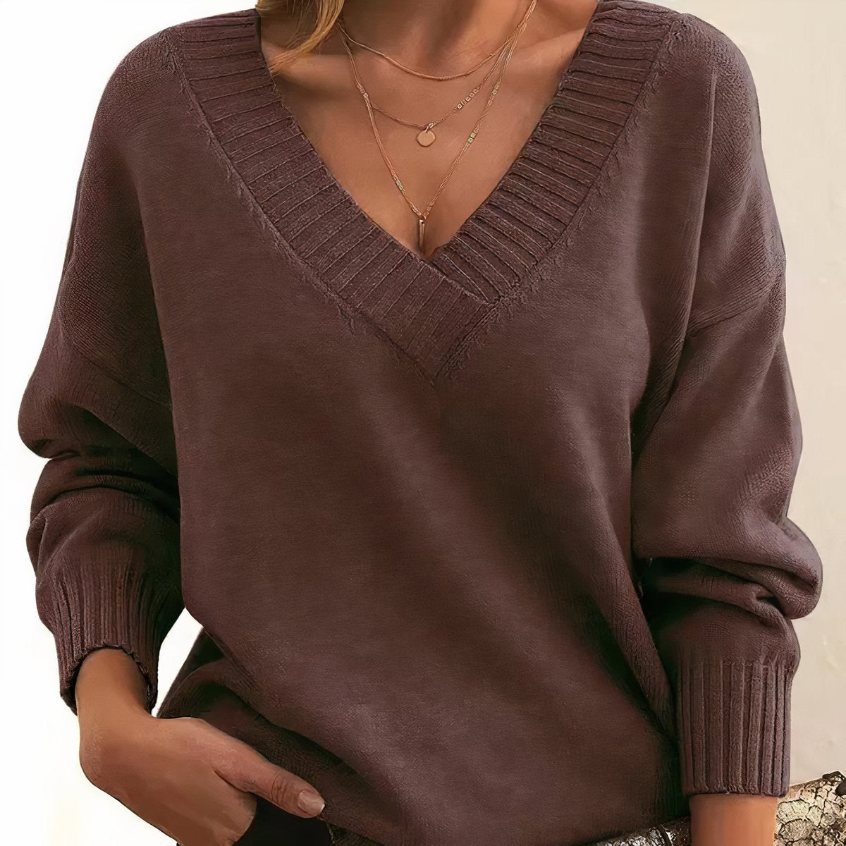 Women's V-Neck Long Sleeve Cashmere Blend Knit Sweater - Auburn